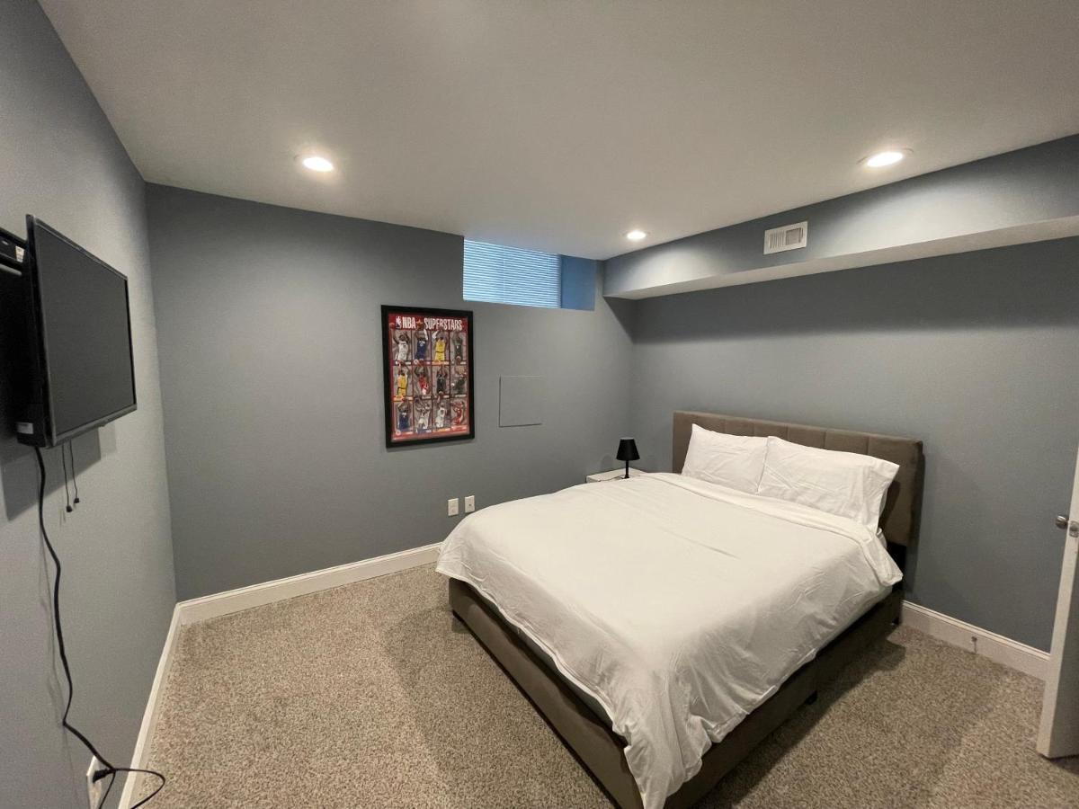 The Blue House! Modern+ Rooftop Deck+ Parking Baltimore Exterior photo